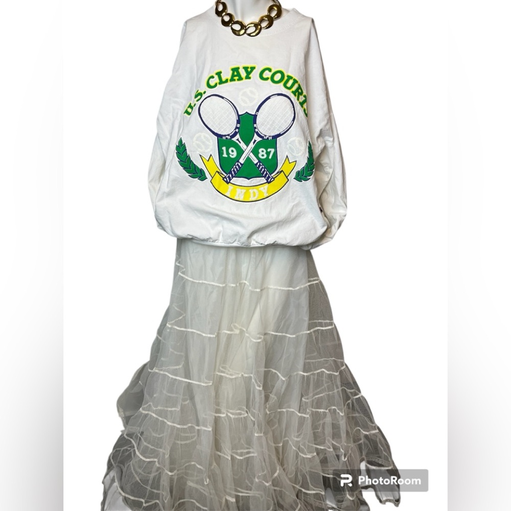 Vintage 1987 US Clay Courts white and green crewneck sweatshirt